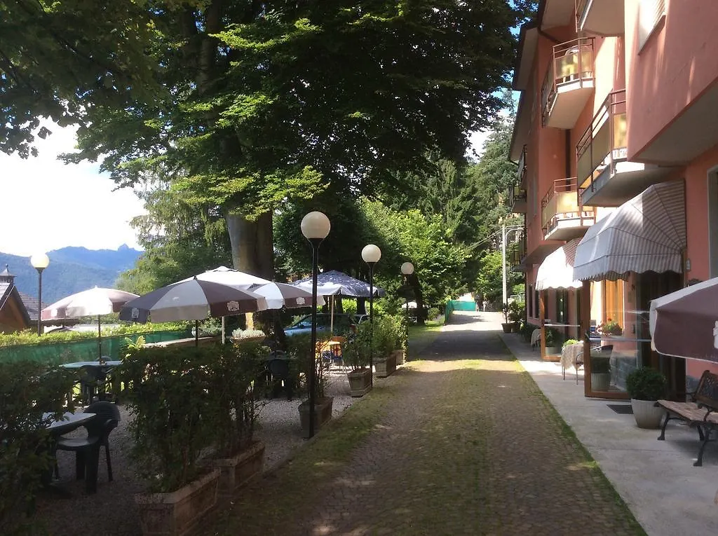 Hotel Zocca Lanzo D'intelvi 2*,